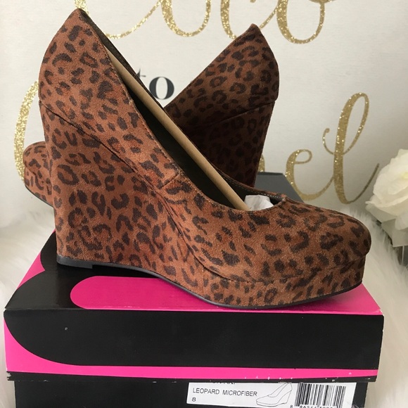 ❌SOLD❌ BNEW! Michael Antonio “Avalon” Leopard Wedge - Picture 1 of 8